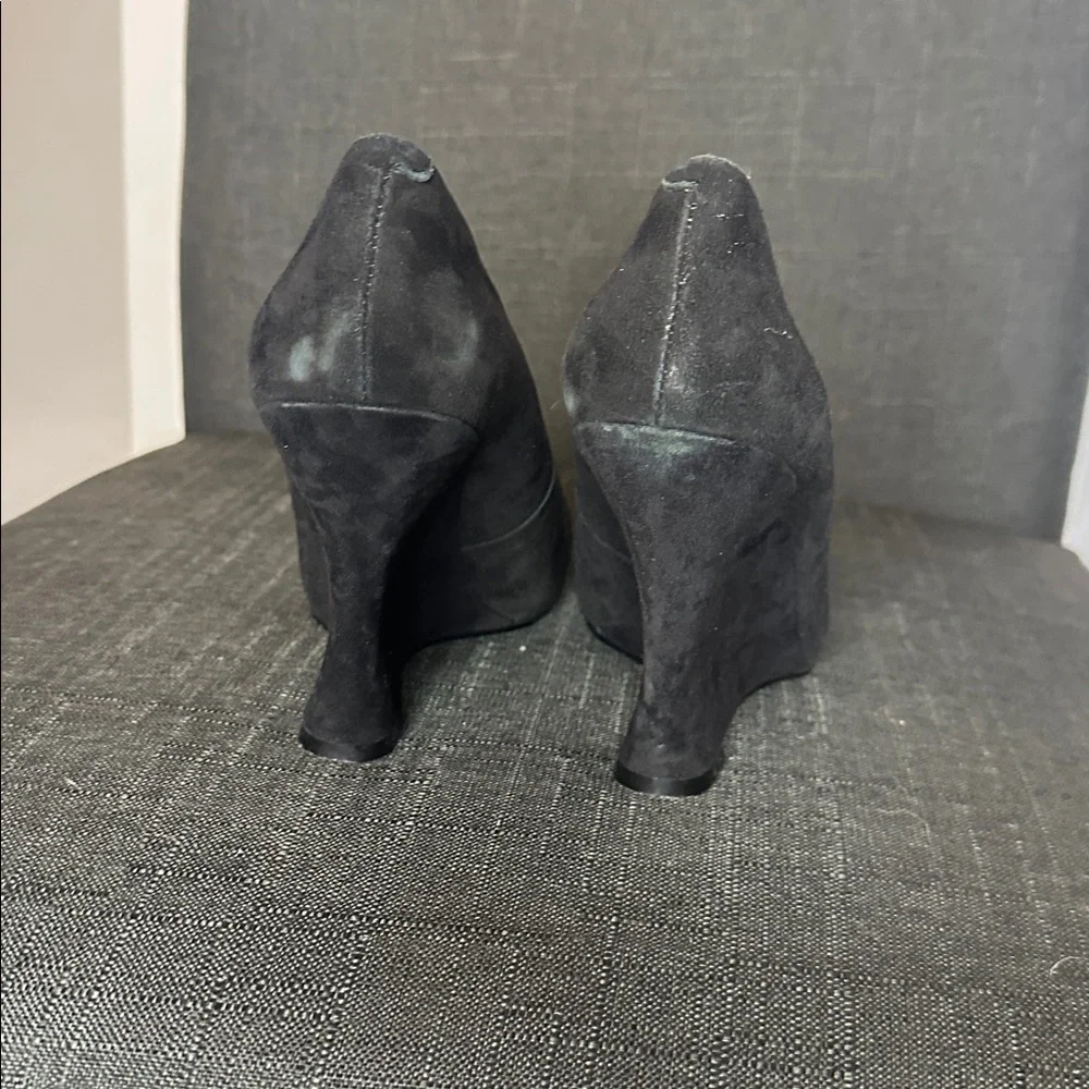 Nine West Size 7 Faux Suede Black‎ Wedge Shoes